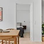 Lägenhet Spacious 2br Inner For 6 People